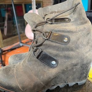 Sorel Joan of Arc wedge booties 8.5
